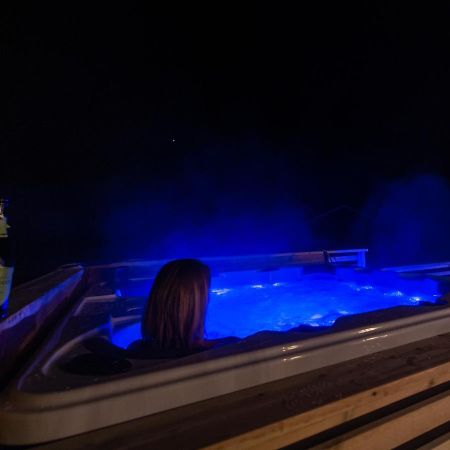 Arctic Lodge Tromvik With Jacuzzi Тромсе Екстер'єр фото