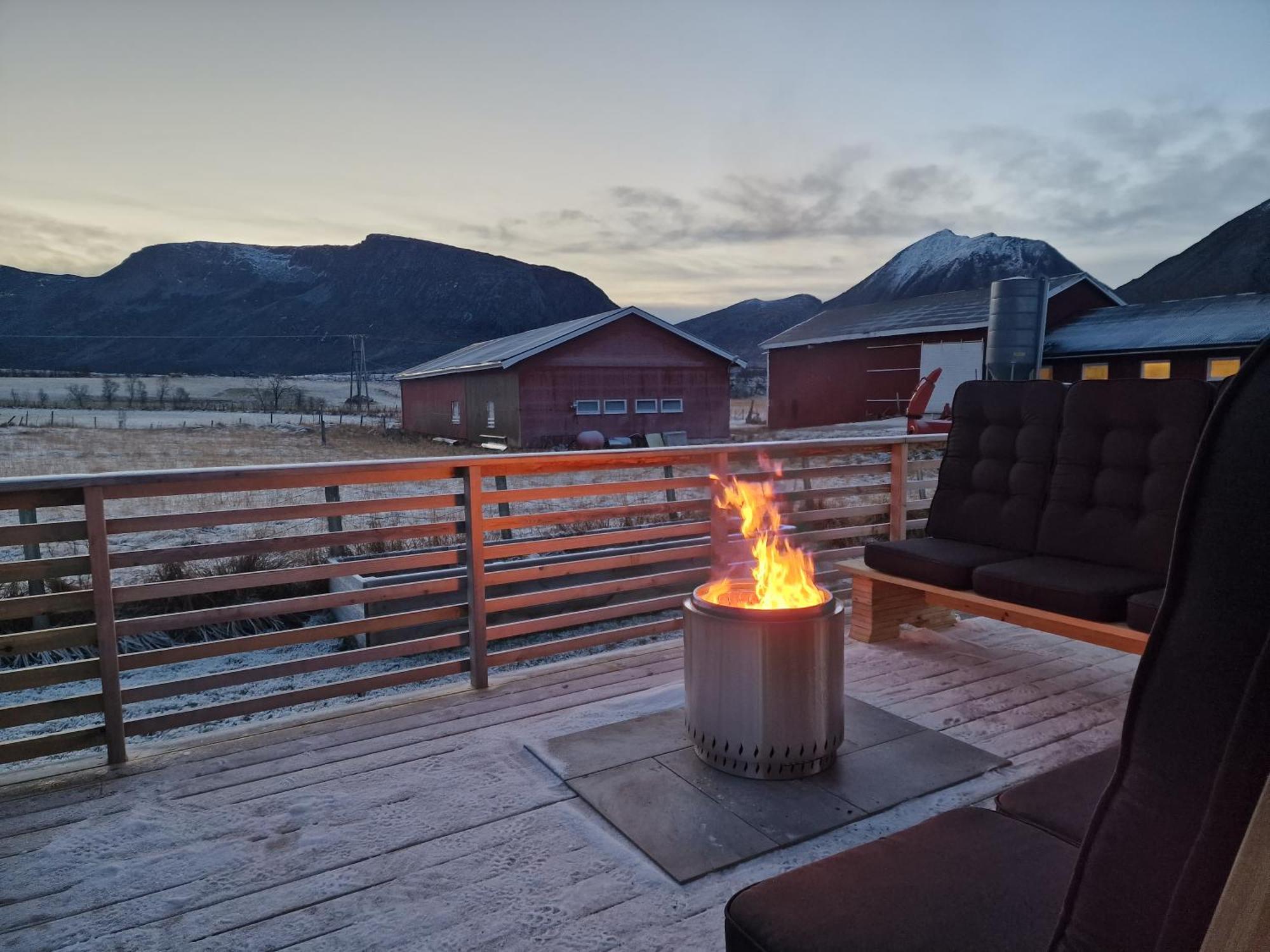 Arctic Lodge Tromvik With Jacuzzi Тромсе Екстер'єр фото